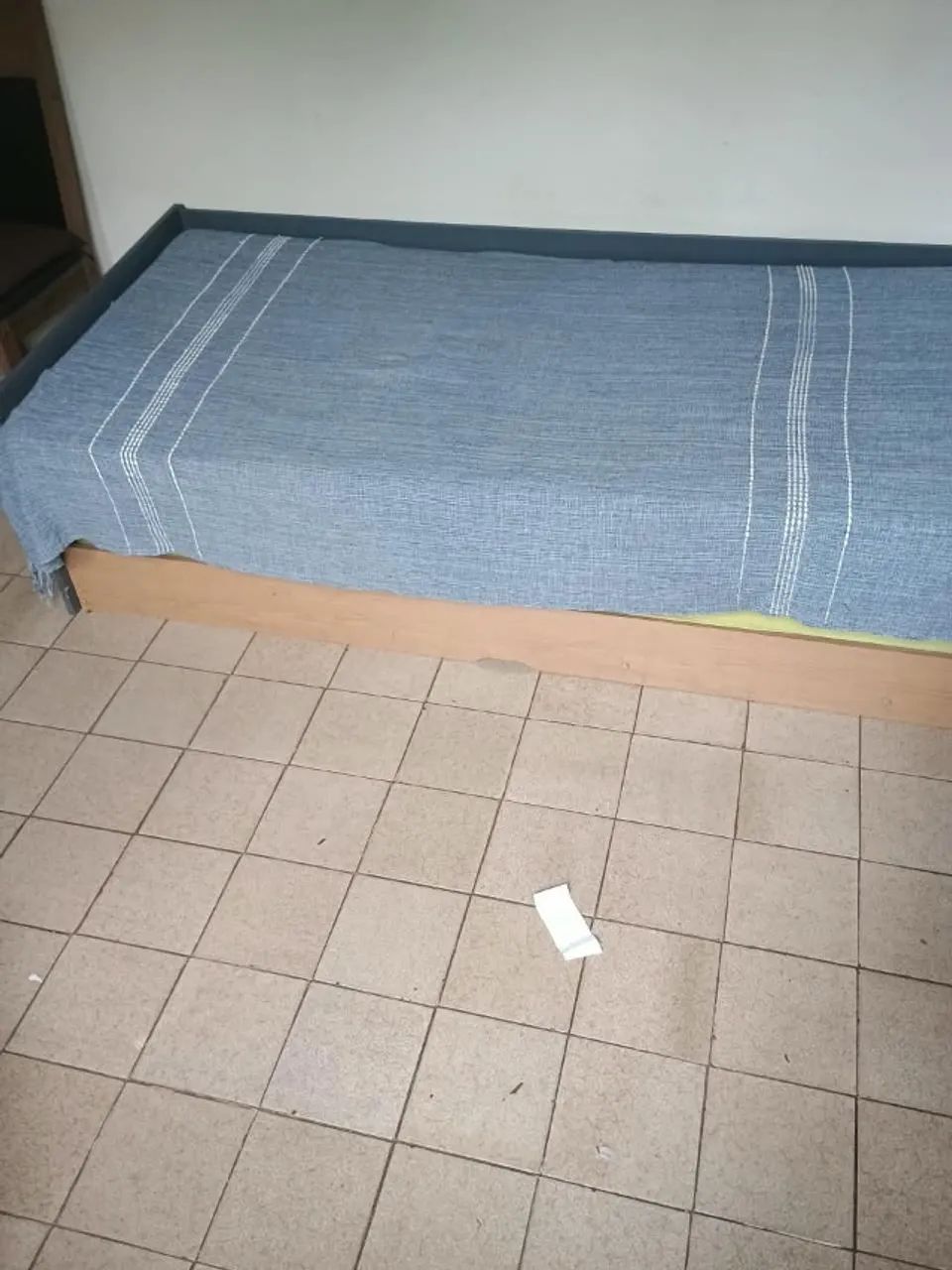 Sofá cama com cama auxiliar