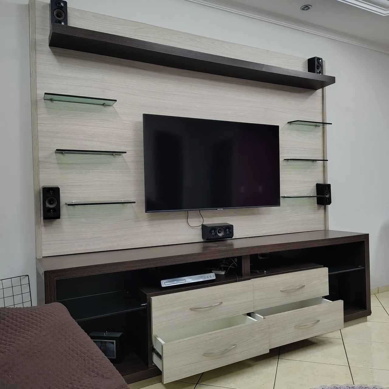 Lindo Rack com painel 