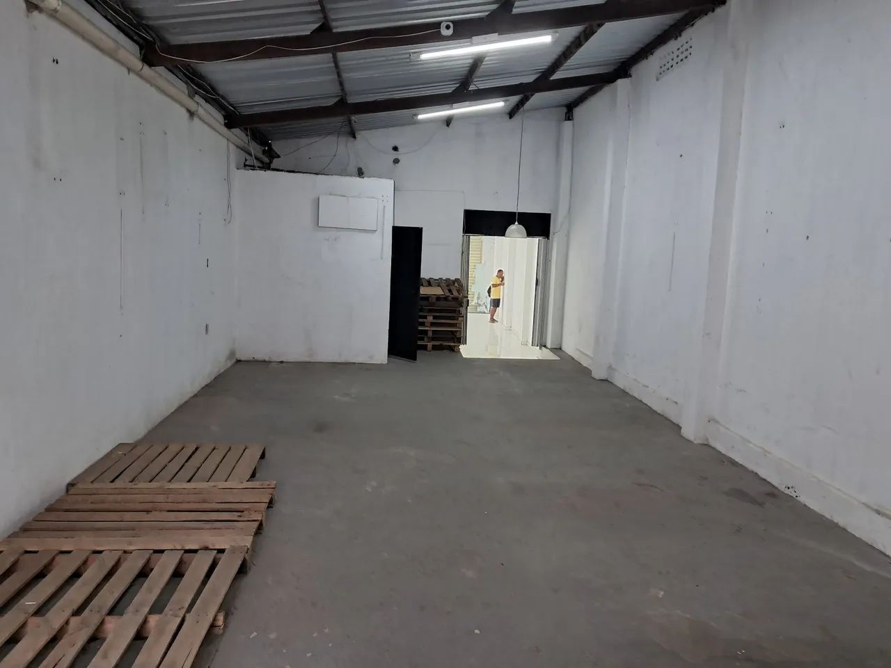 Ponto comercial no centro com amplo galpão  - Foto 5