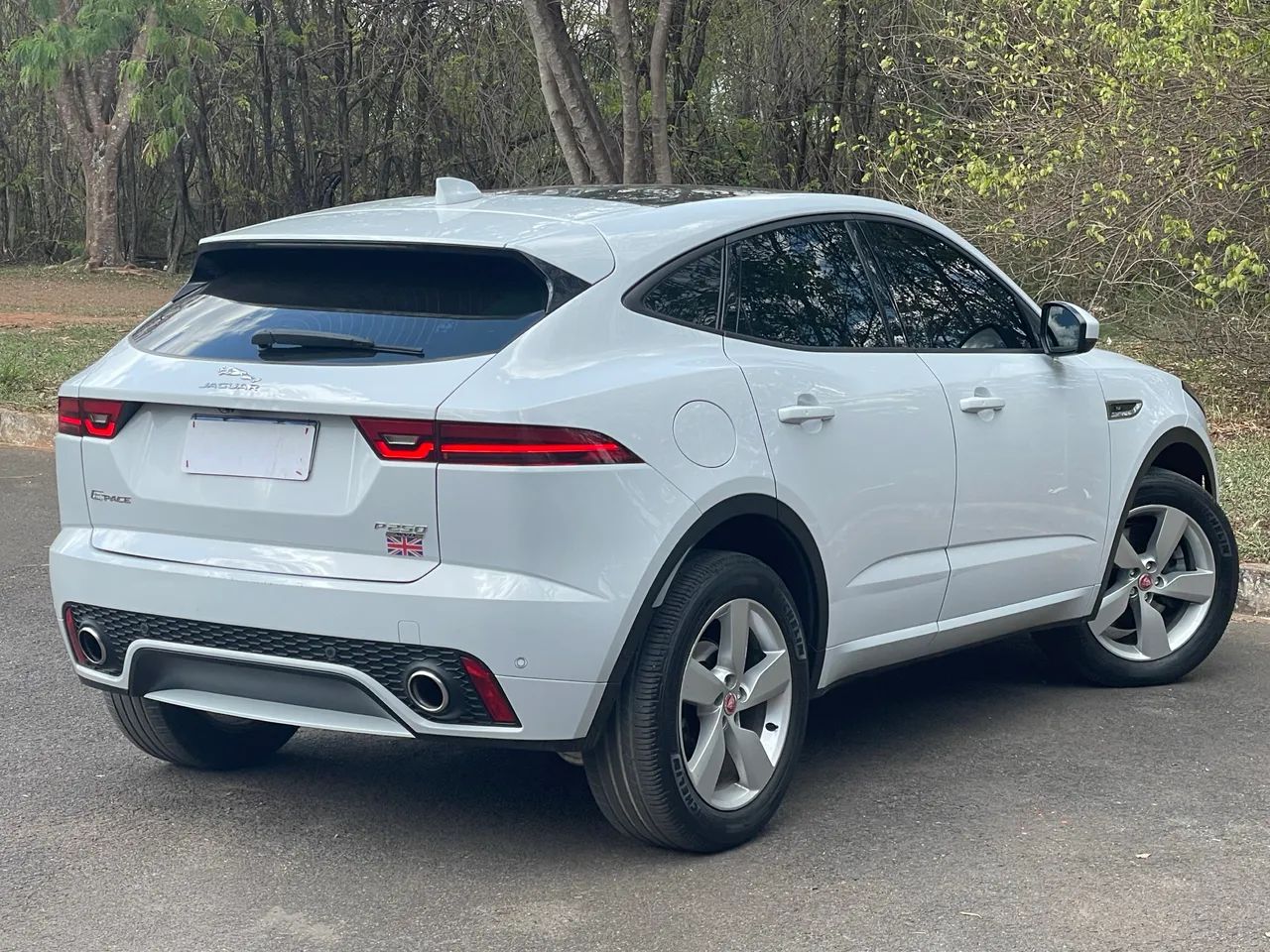 Jaguar E-Pace R-dynamic SE 2.0 AWD 250cv Aut. 2019 - Foto 4