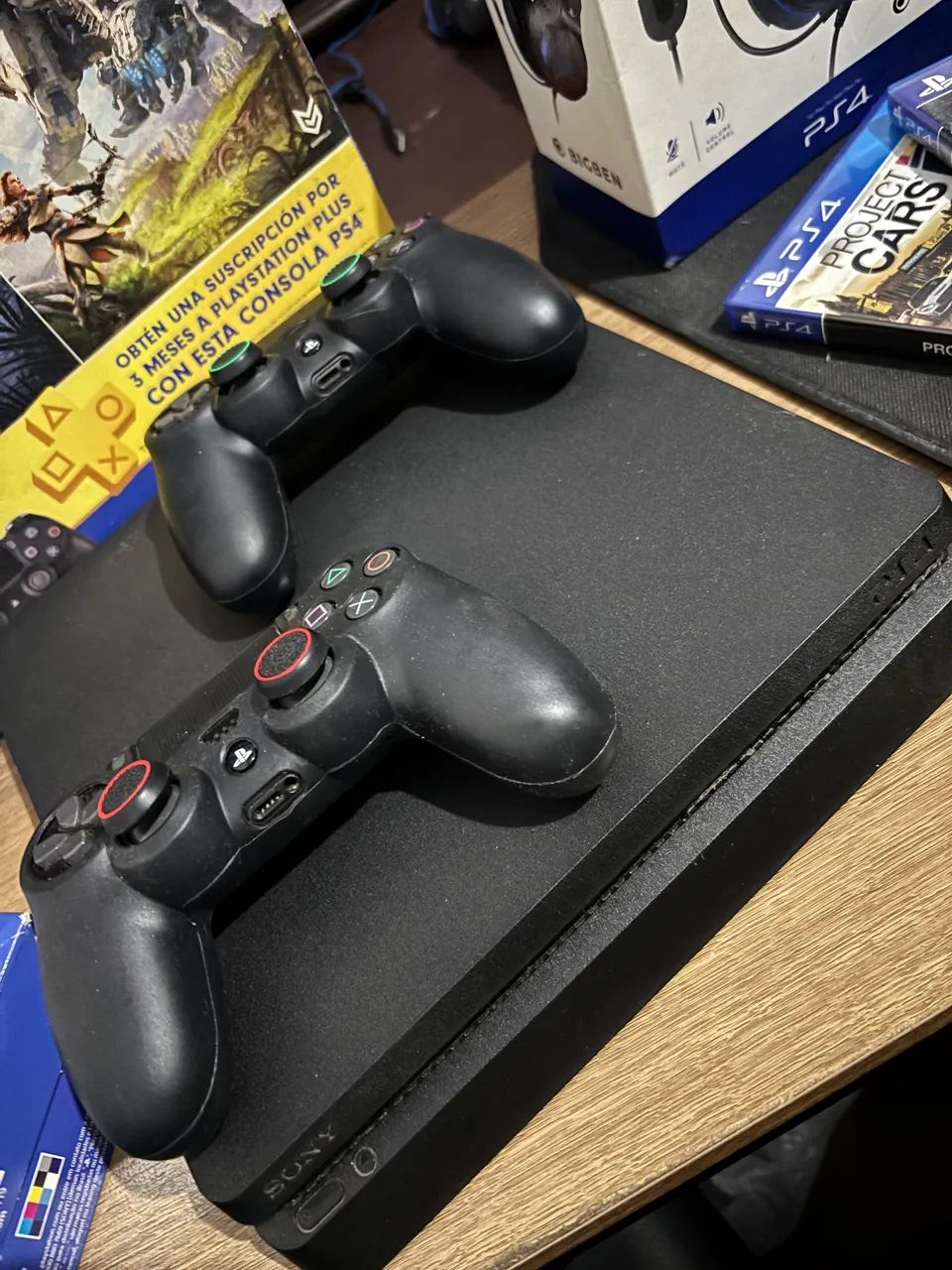 PS4 Completo em perfeito estado 3 controles e jogos - Foto 2