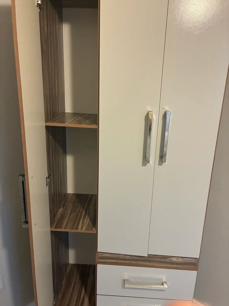    Guarda-Roupa 3 Portas e 2 Gavetas - Ótimo Estado  - Foto 2