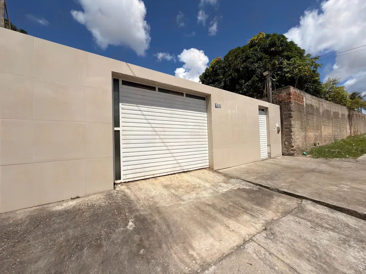 Casa com 500m² - mini chácara no Village