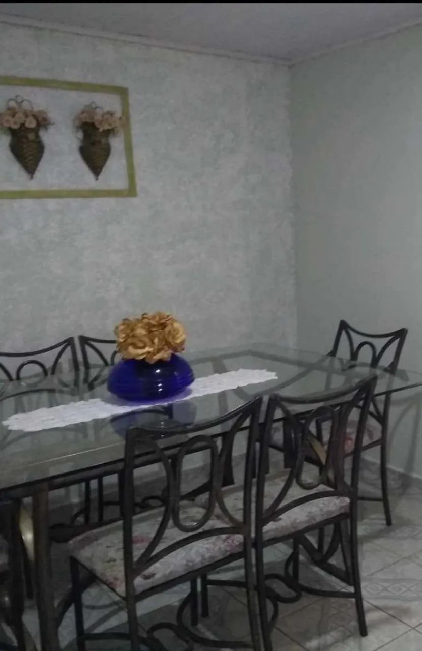 Mesa colonial  