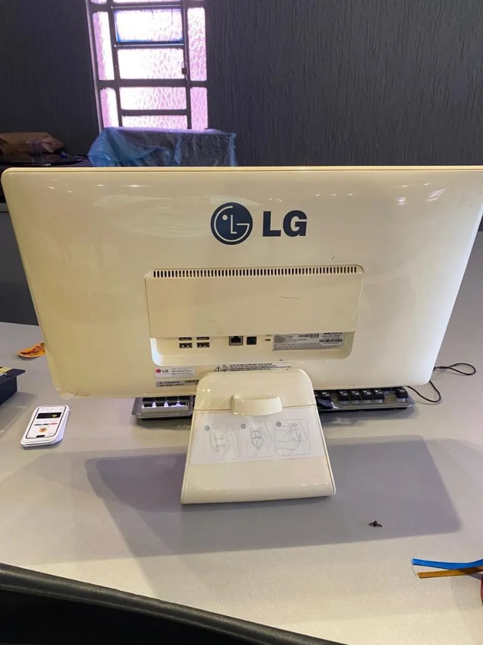 Computador LG All in one 22v240