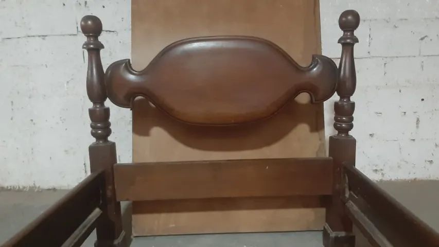 Cama de Solteiro - Madeira Maciça - Foto 3