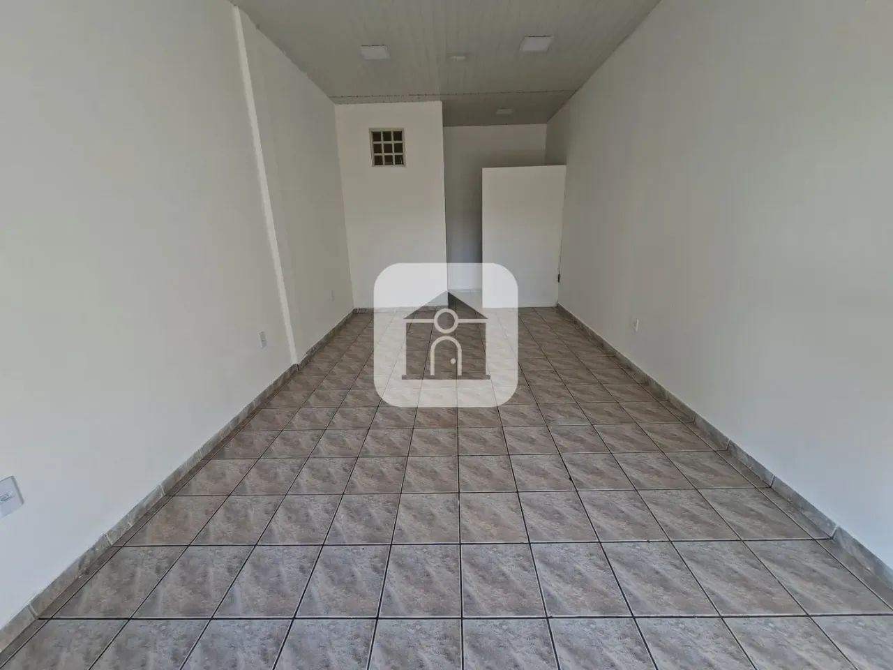 Cômodo Comercial para locação bairro Planalto