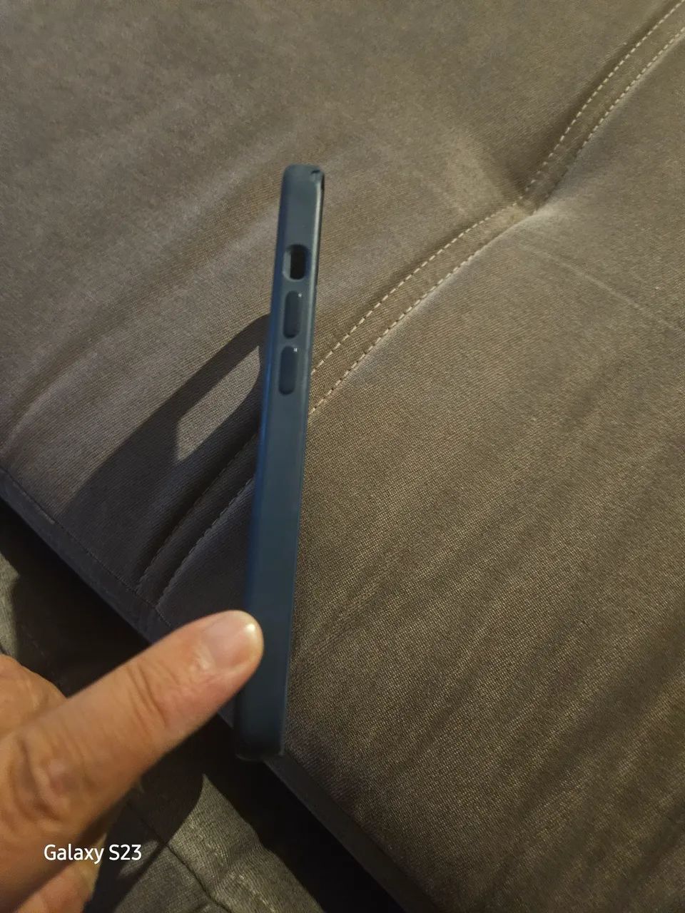 Capa iphone 15 original azul - Foto 3