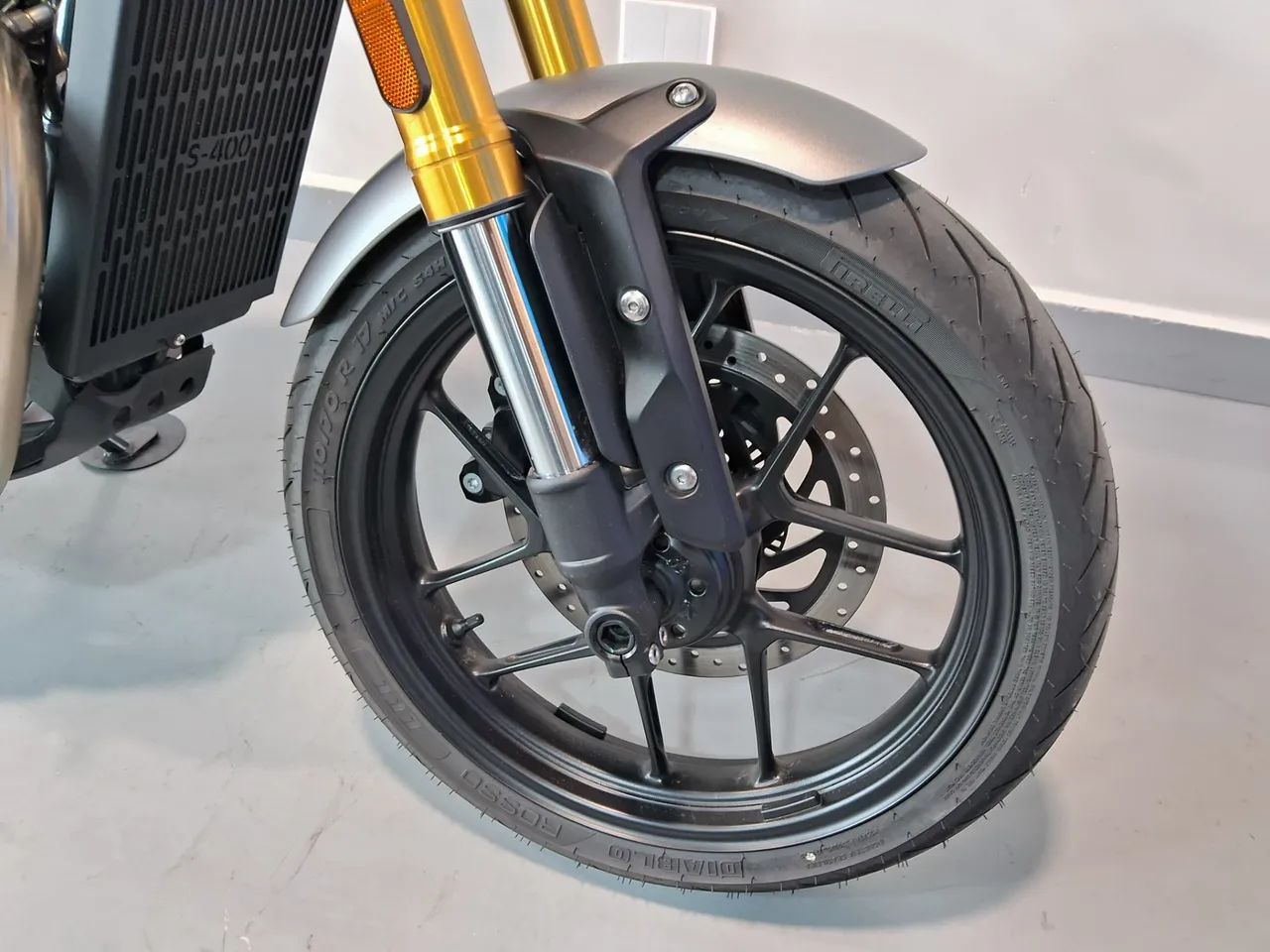 Triumph SPEED 400 - Foto 2