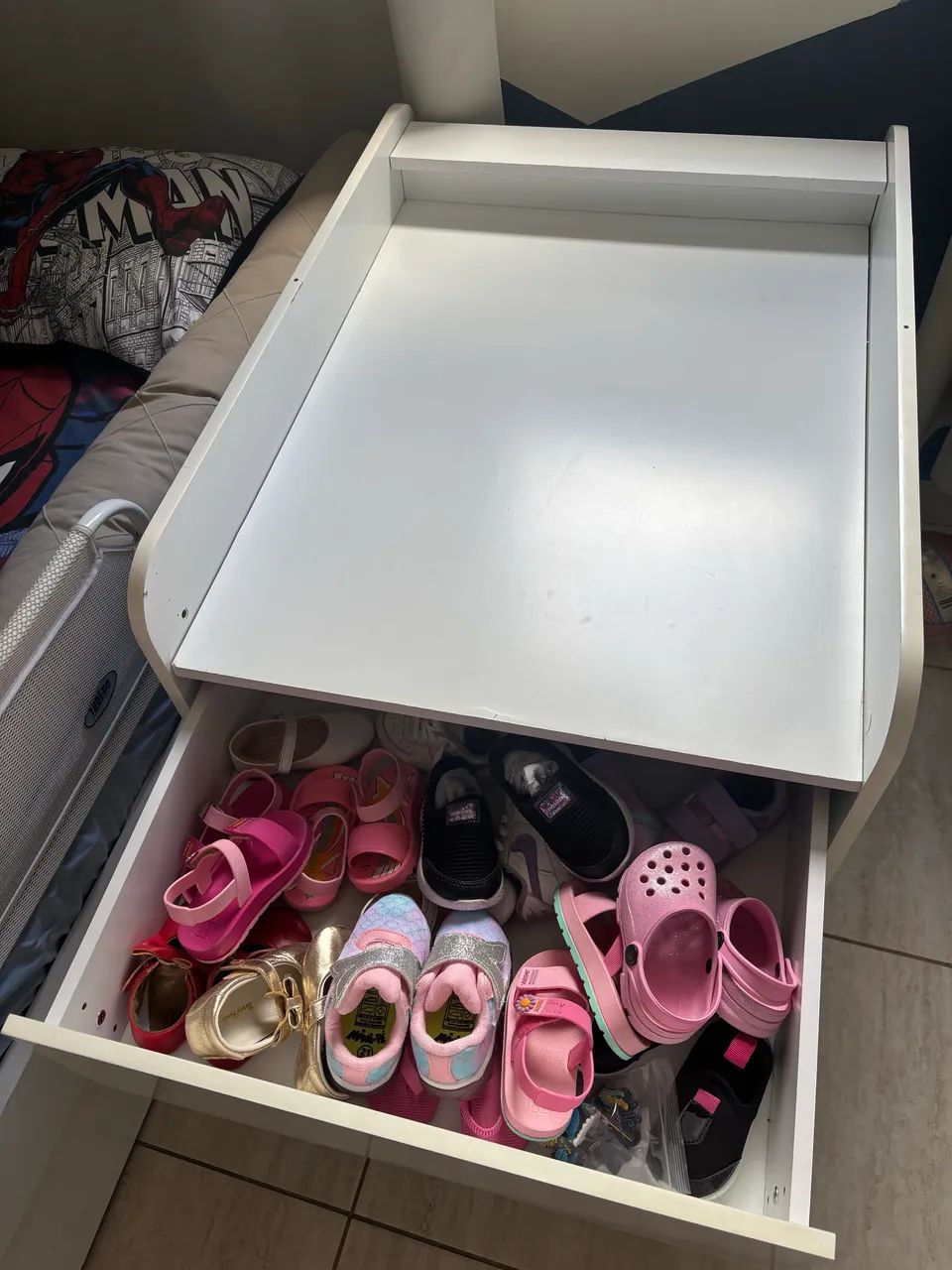 Cama de solteiro com cama auxiliar e gaveteiro - Foto 3
