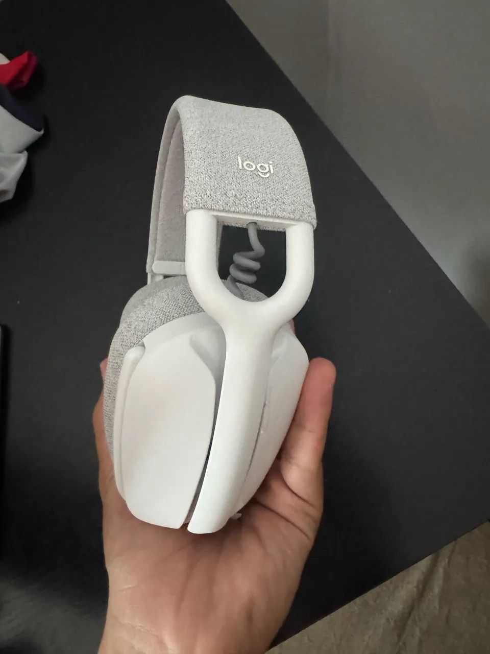 Headset Sem Fio Logitech Zone Vibe 100, Drivers 40 mm, USB, Bluetooth, PC, Mobile, Branco - Foto 2