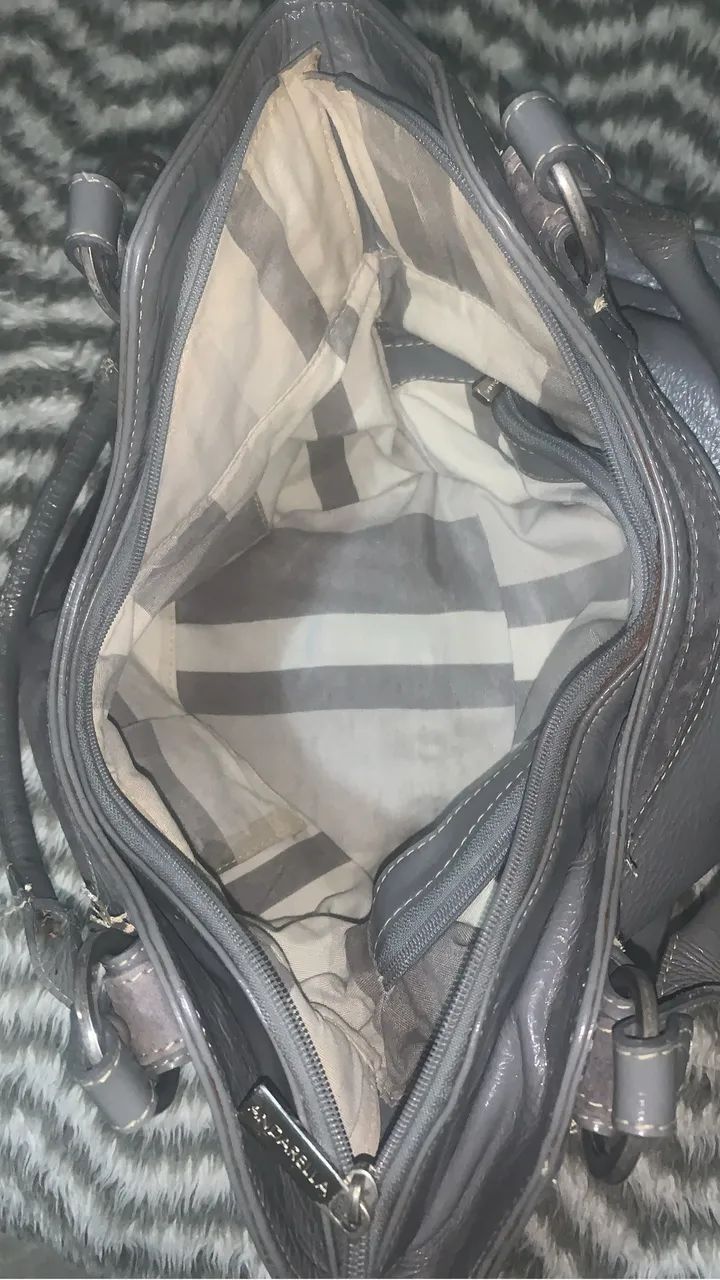 Bolsa em couro com camurça da Andarella semi- nova - Foto 3