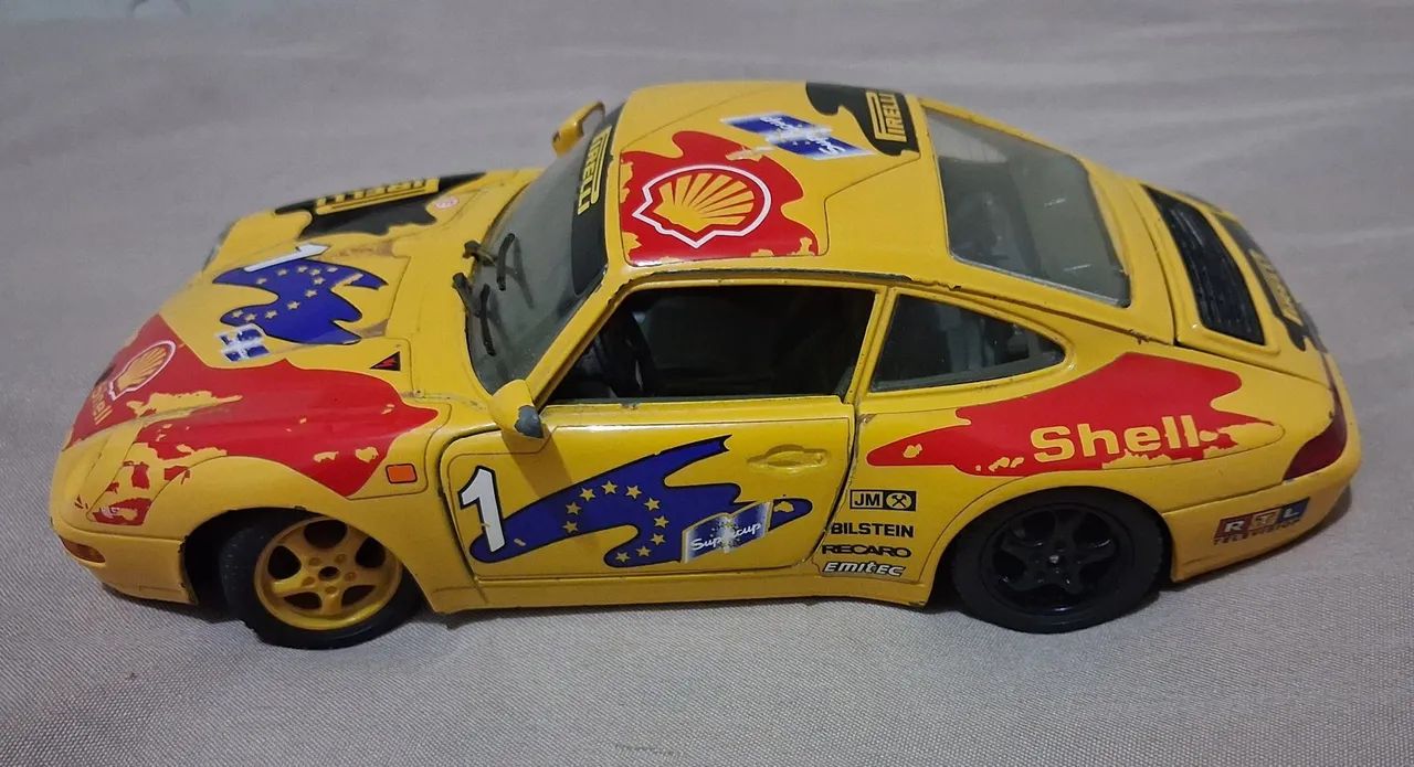 Miniatura 1/24 Porche Carrera 911 Burago