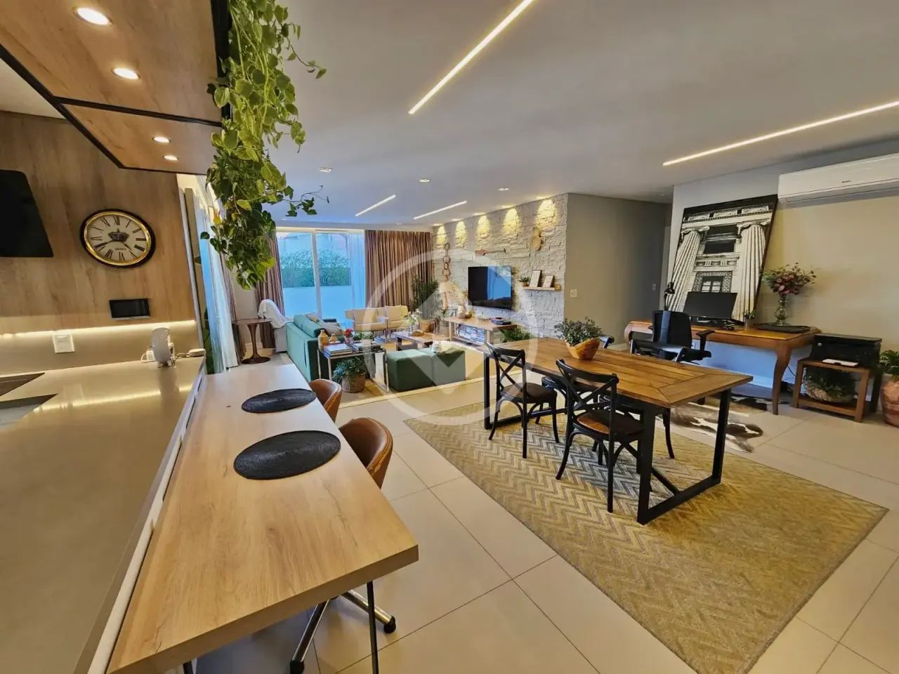 Apartamento Garden | 3 suítes e 356m² no Centro