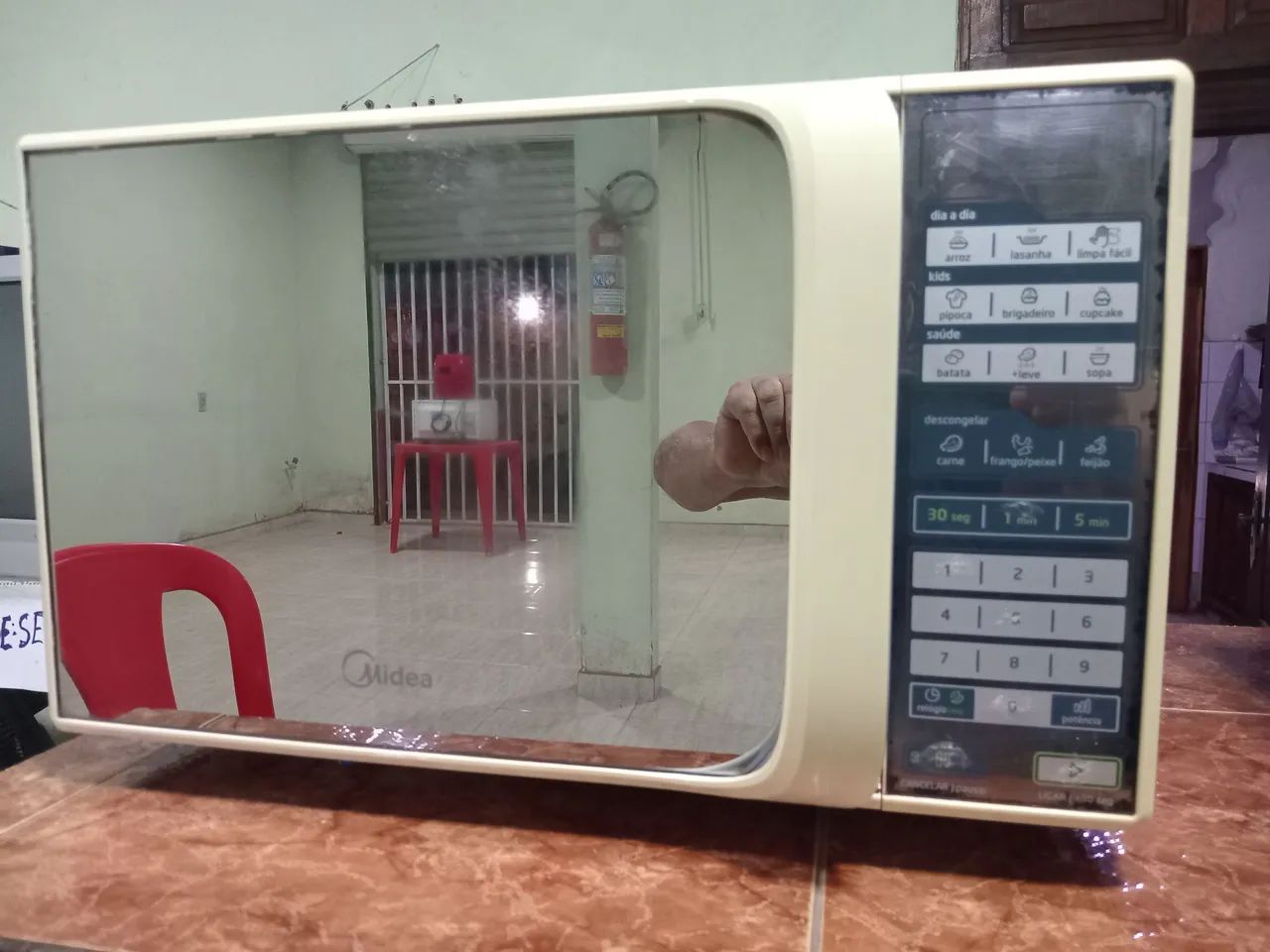 Vendo micro-ondas midea 