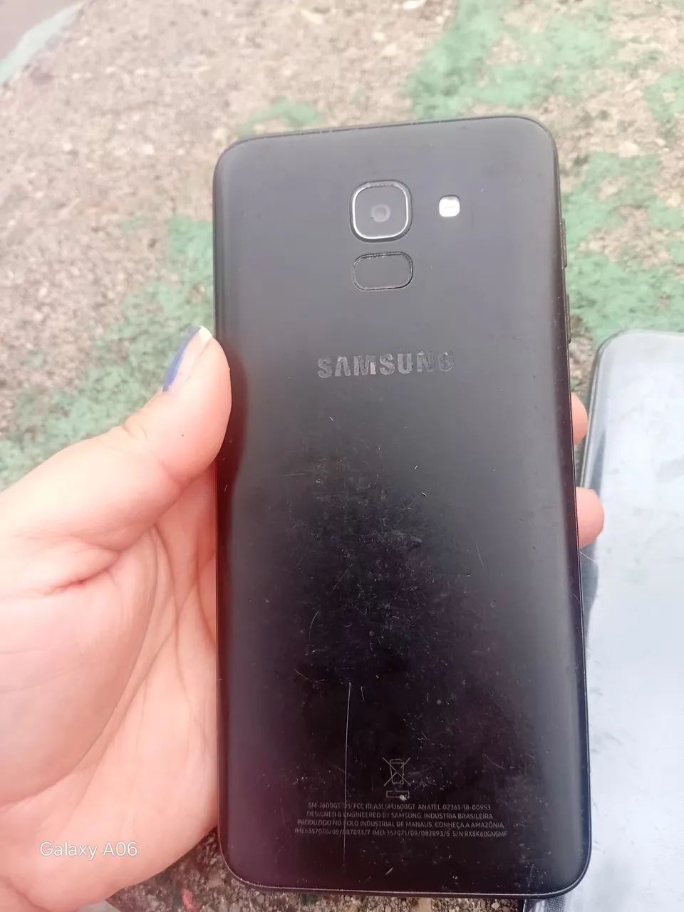 2 celulares quebrados para retirada de peças - Foto 2