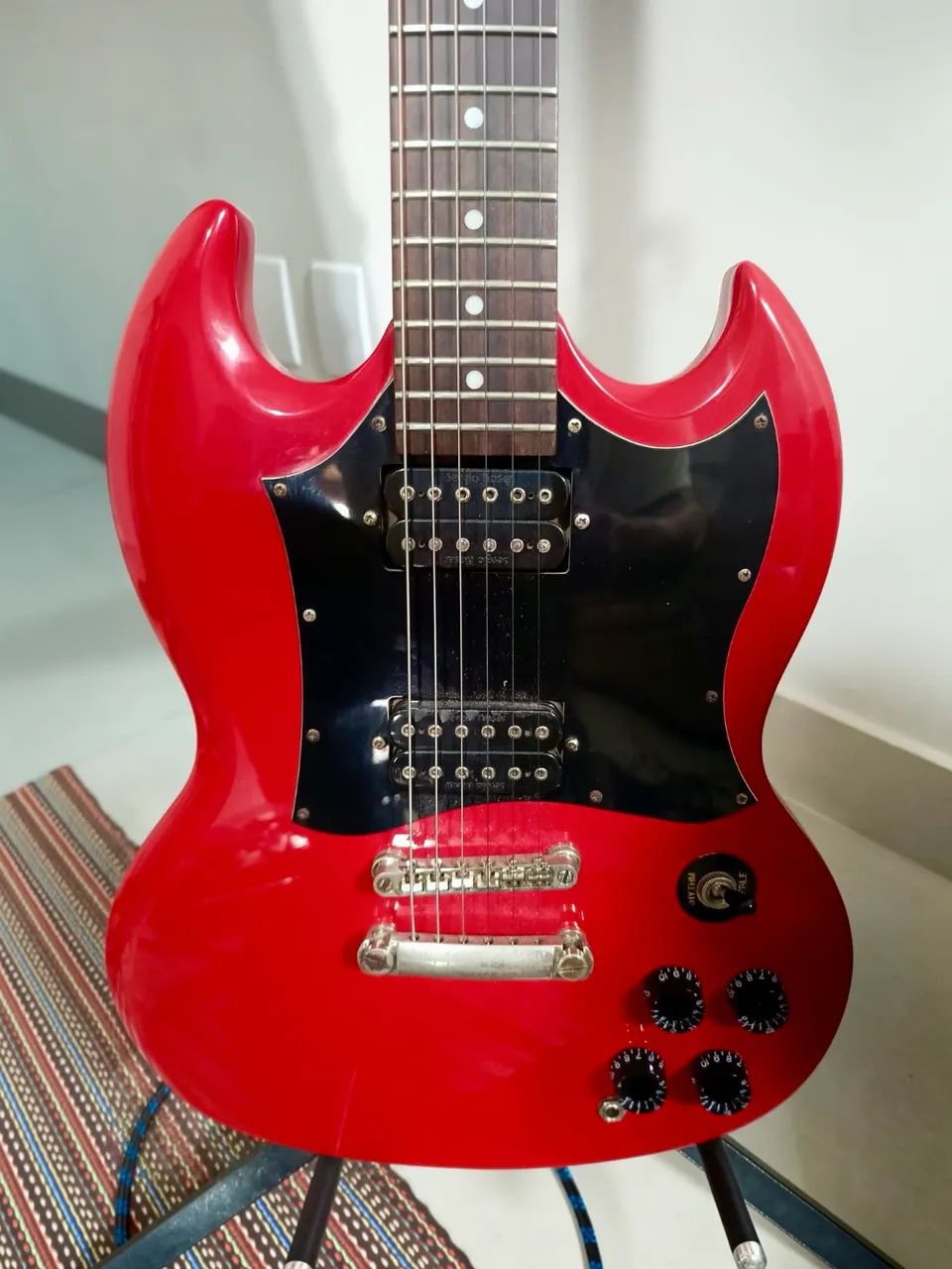 Guitarra Epiphone g-310