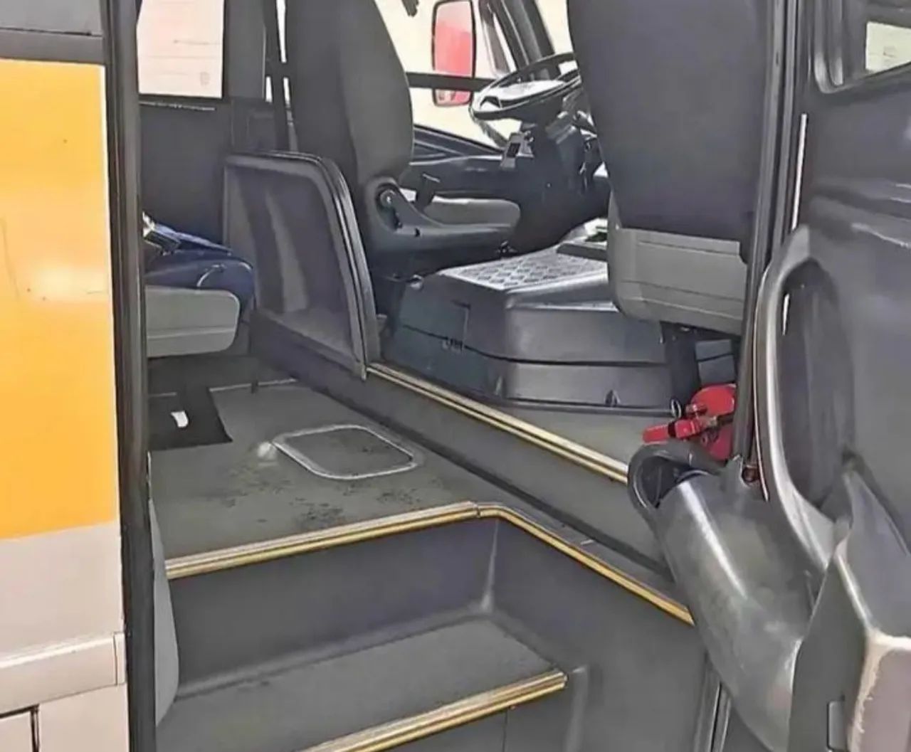 MICRO ÔNIBUS ESCOLAR PARCELADO - Foto 2