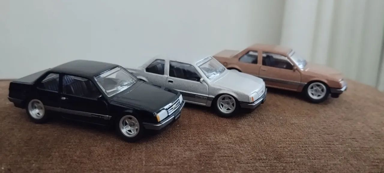 Miniatura Monza 1985 1/64