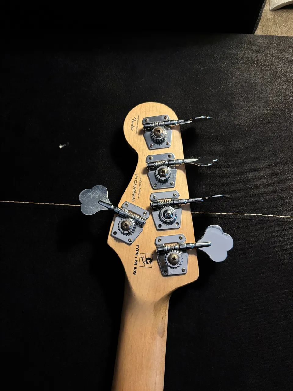 Squier Deluxe V active - Foto 3