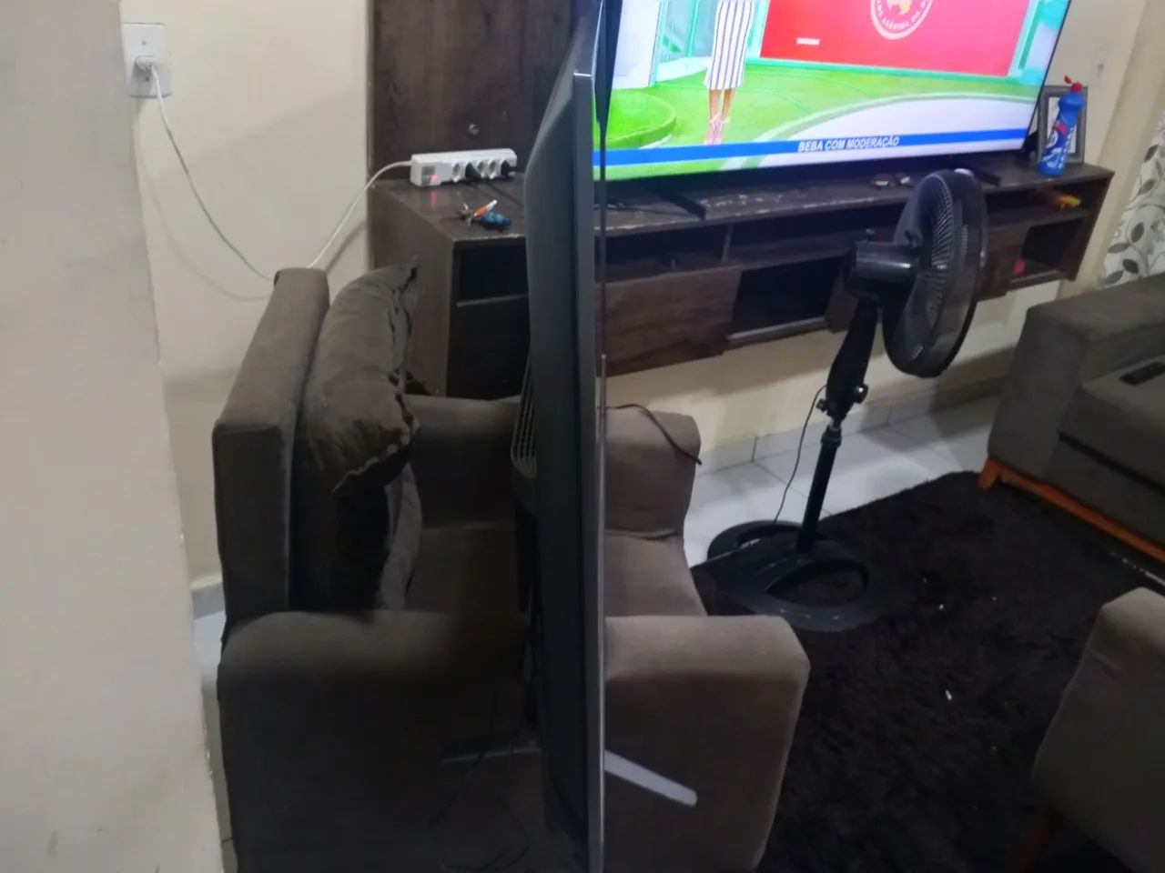Vende se uma tv Philco 55 polegadas 
