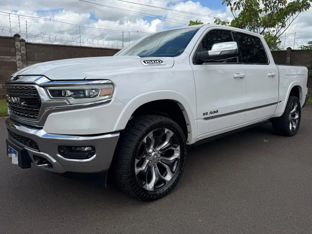 Ram 1500 1500 LIMITED 5.7 CD 4x4 Aut. 2023