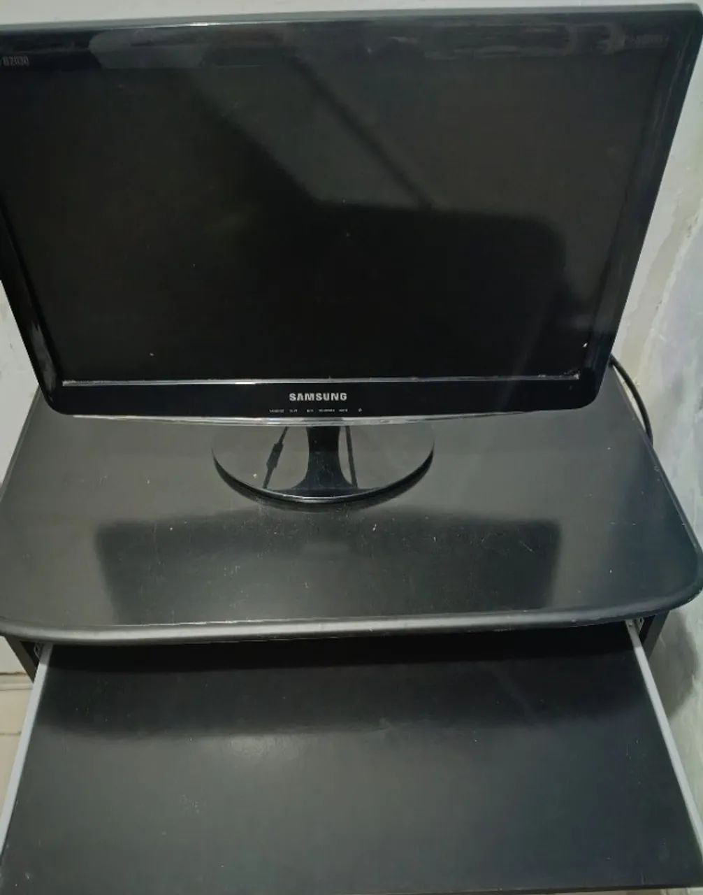 Monitor + Mesa de Computador - Foto 2