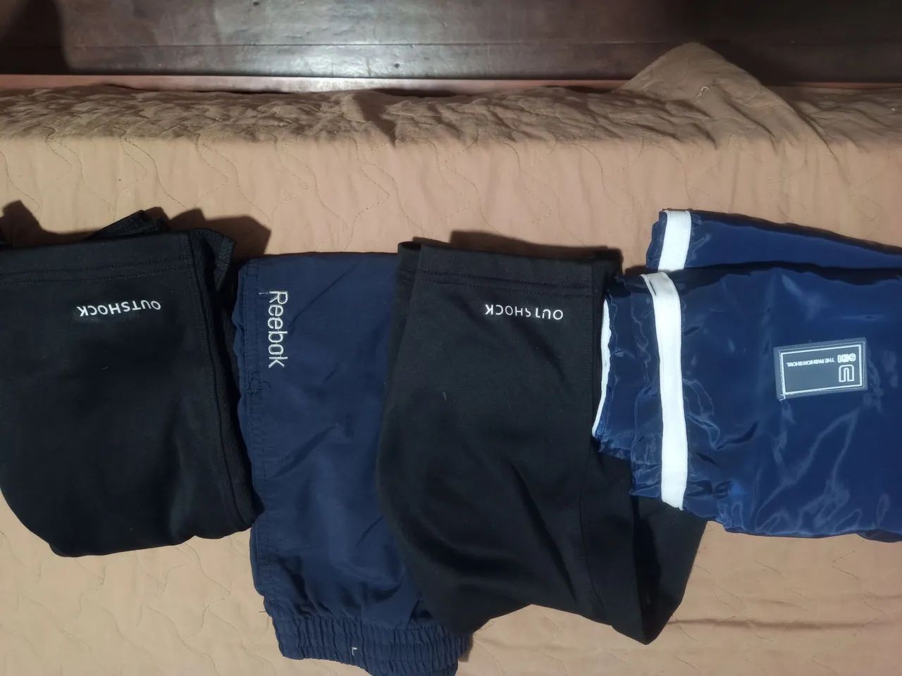 Bermudas e camisetas tam M  - Foto 3