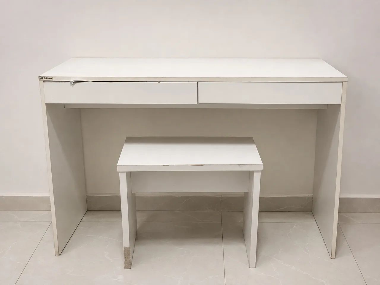 Mesa de estudos + banqueta 