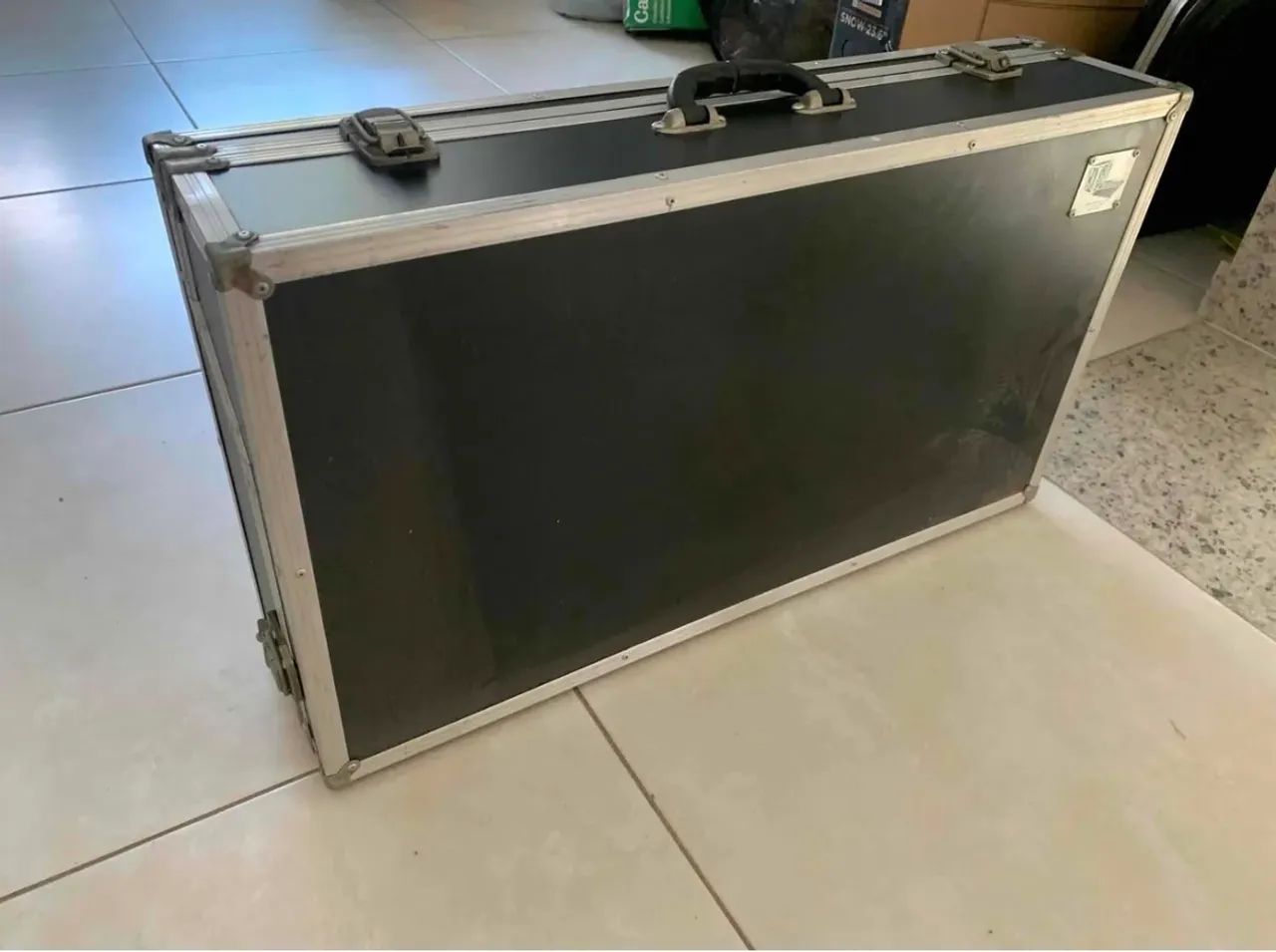 Hard Case DJ