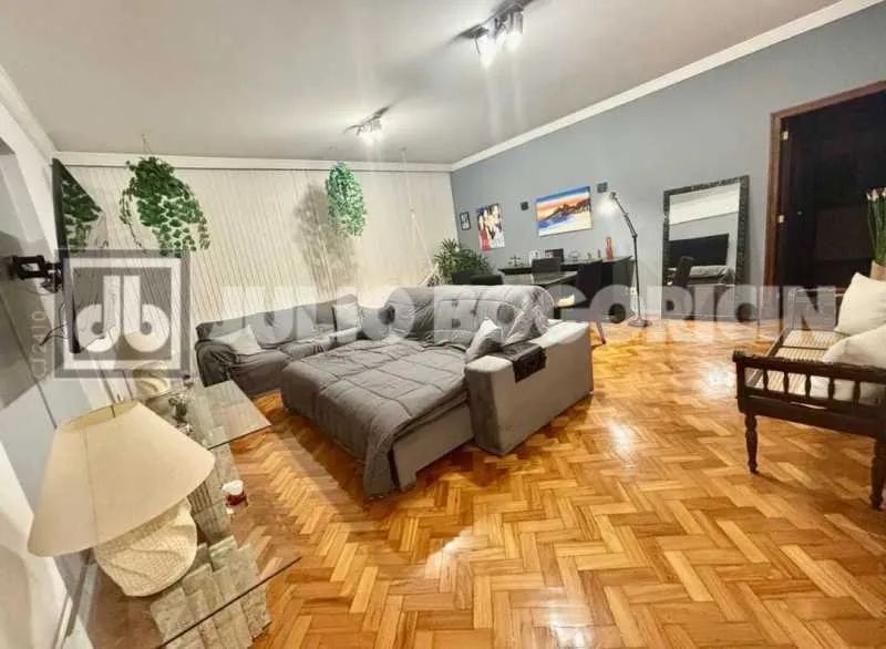 Apartamento : / Residencial / Copacabana
