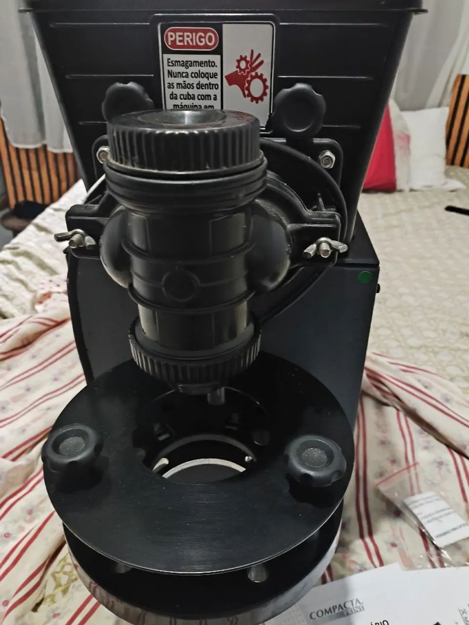 Máquina de salgados,semi nova .