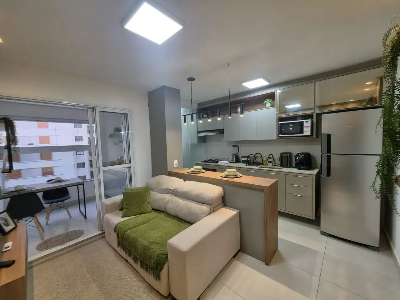 EDIFÍCIO LAVIT para locação Bauru/SP. Apartamento mobiliado com 1 dorm, 42m² e 1 vaga.