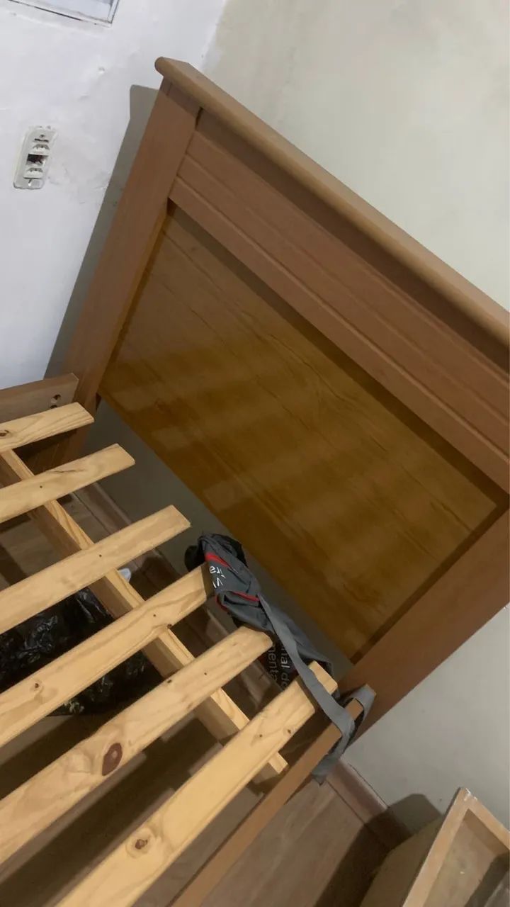 VENDO CAMA DE SOLTEIRO COM COLCHÃO  - Foto 4