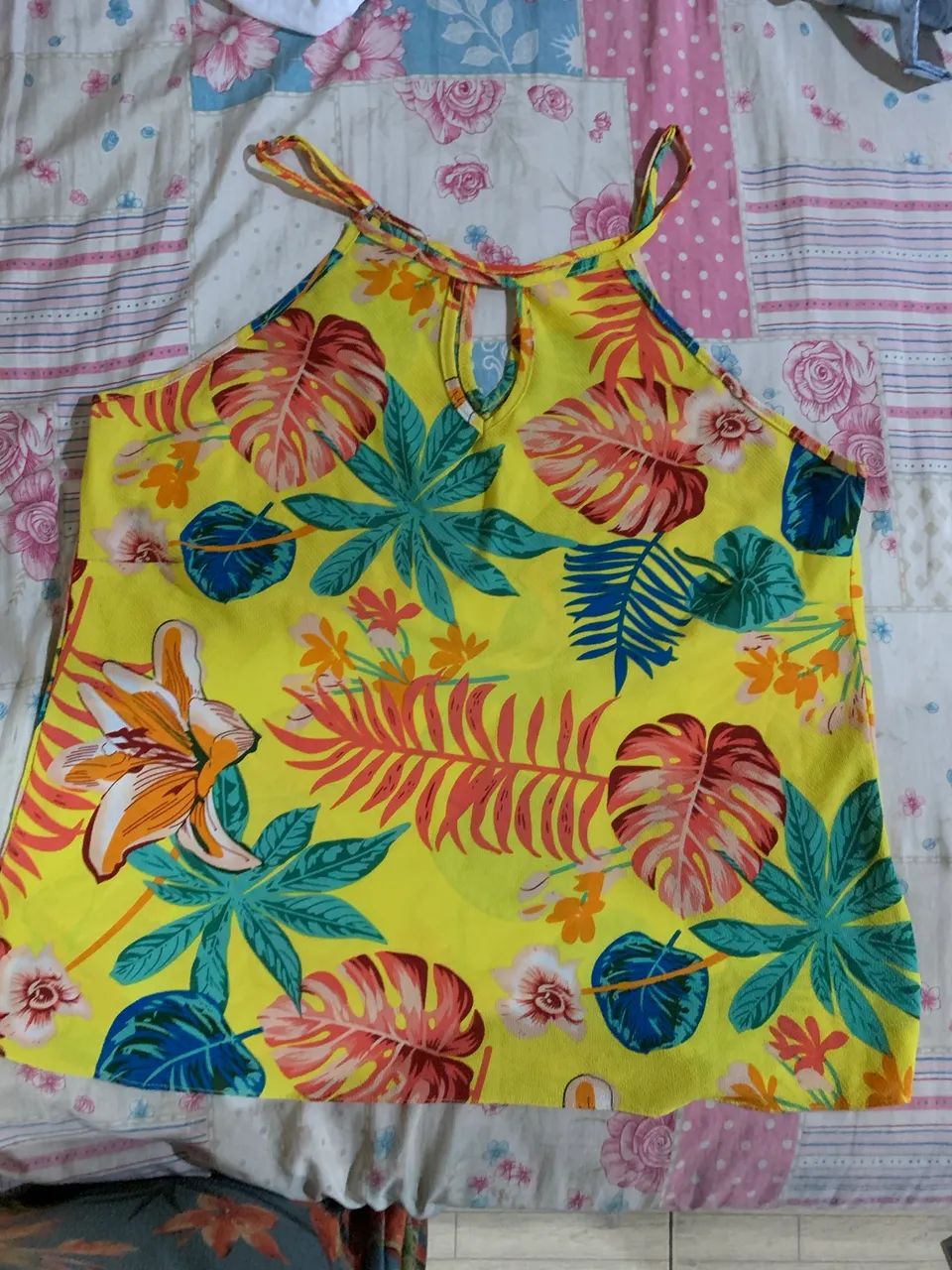 Lote de roupa 46-50 (feminina)