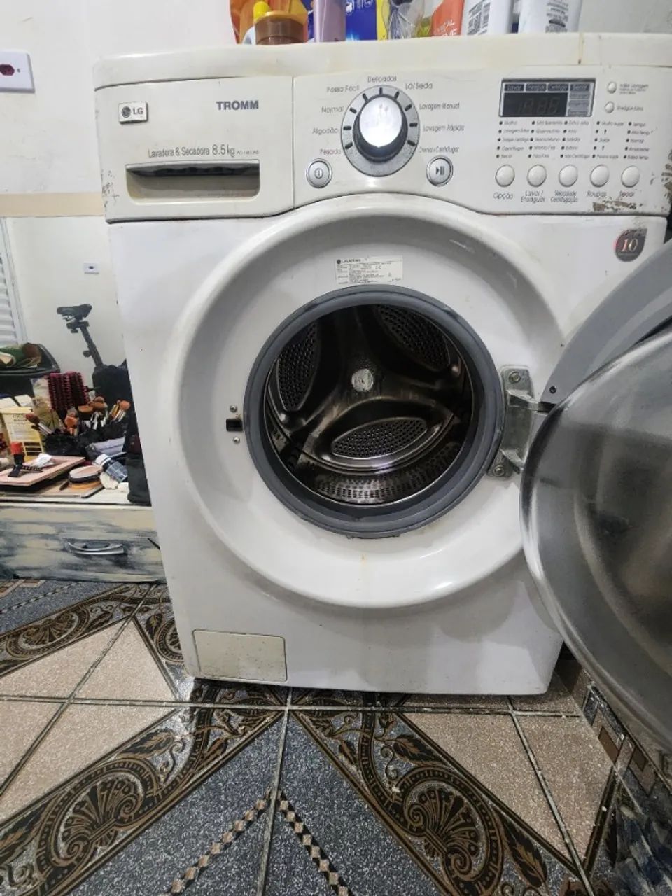 Máquina lava e seca com defeito