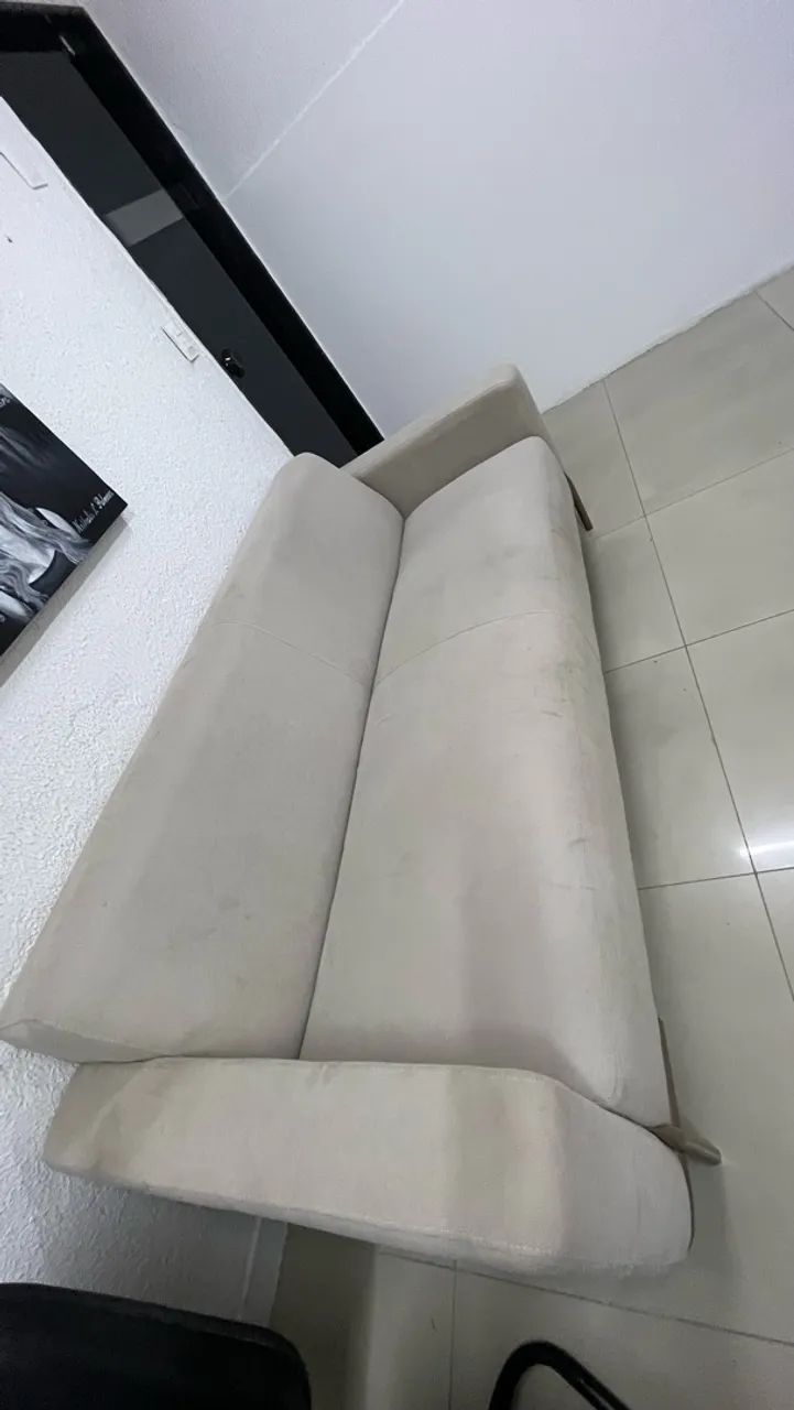Sofá semi novo 3 lugares 