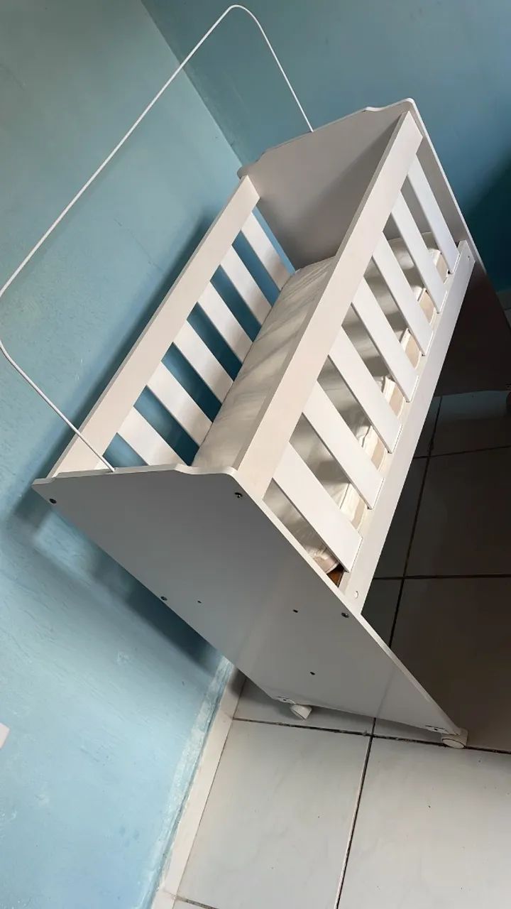 Berço de Bebê Branco com Rodinhas R$ 200 - Foto 2