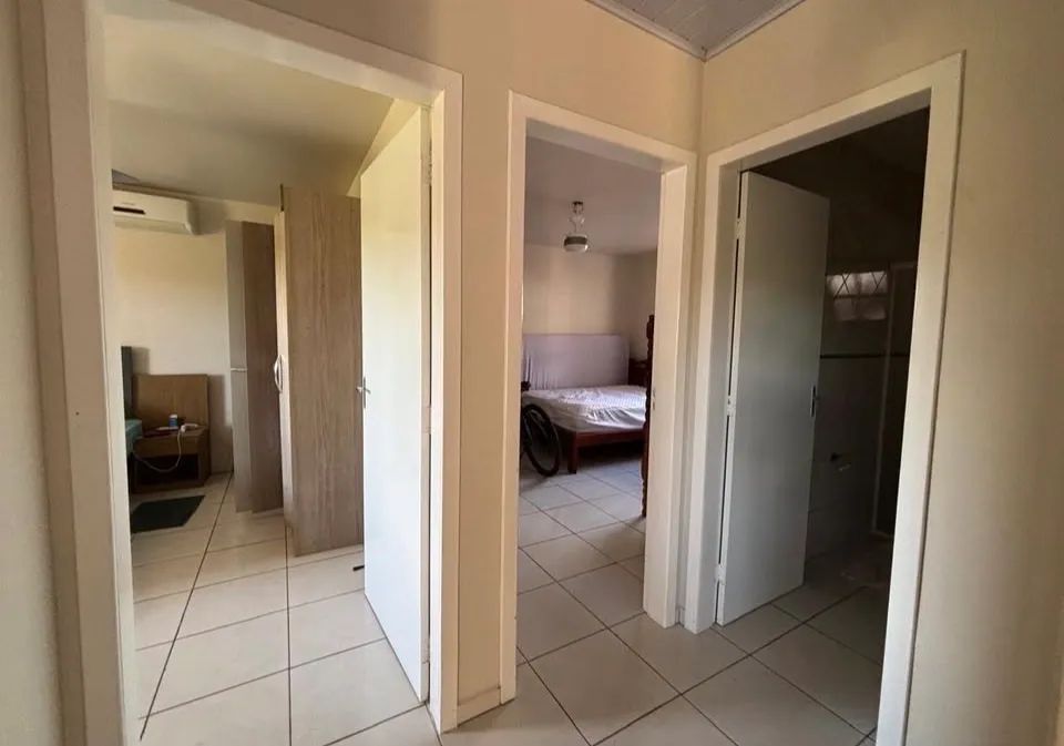 CASA NA AV DAS TORRES -  PROX A CALI FIT  - Foto 5