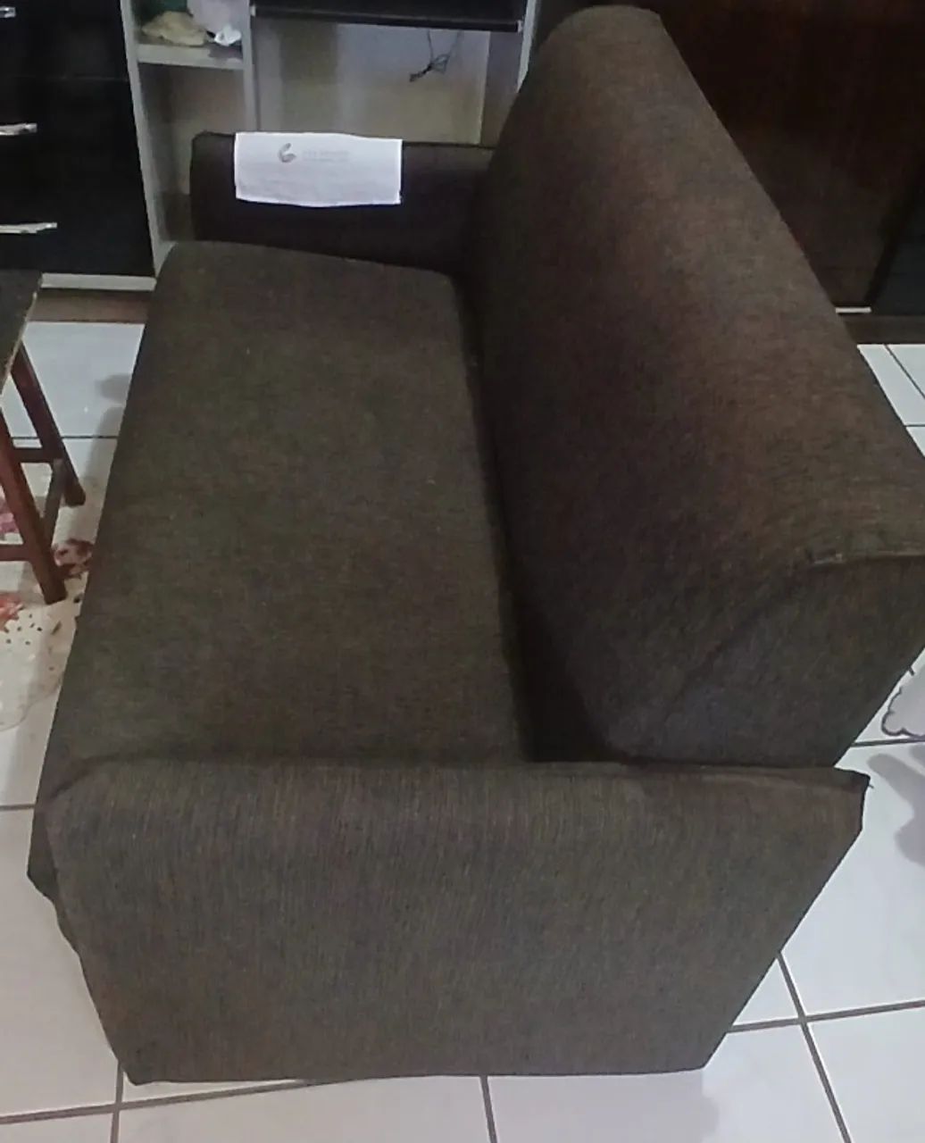 Sofá de 2 lugares seminovo em ótimo estado