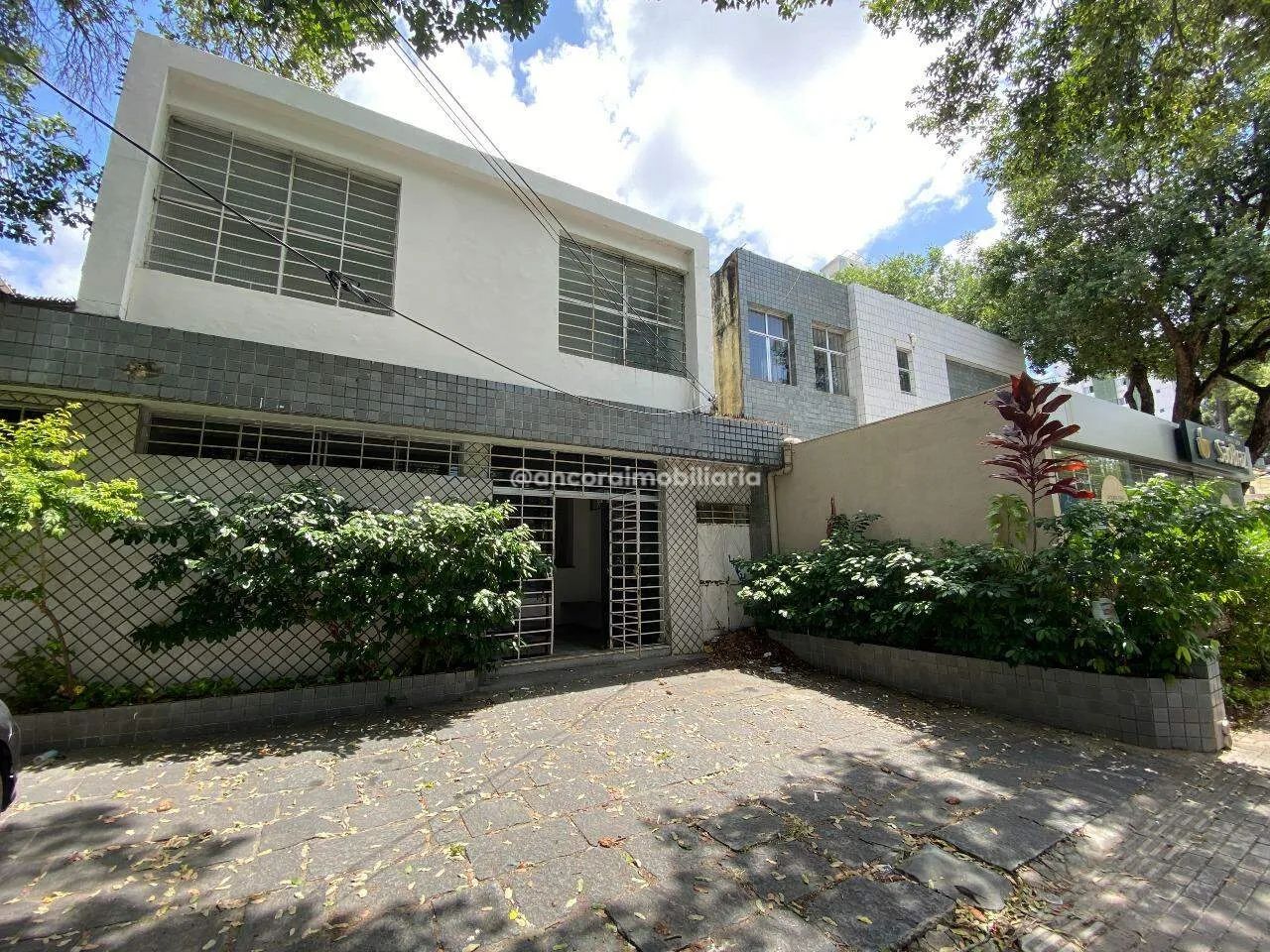 Excelente casa comercial no bairro de Santo Amaro.
