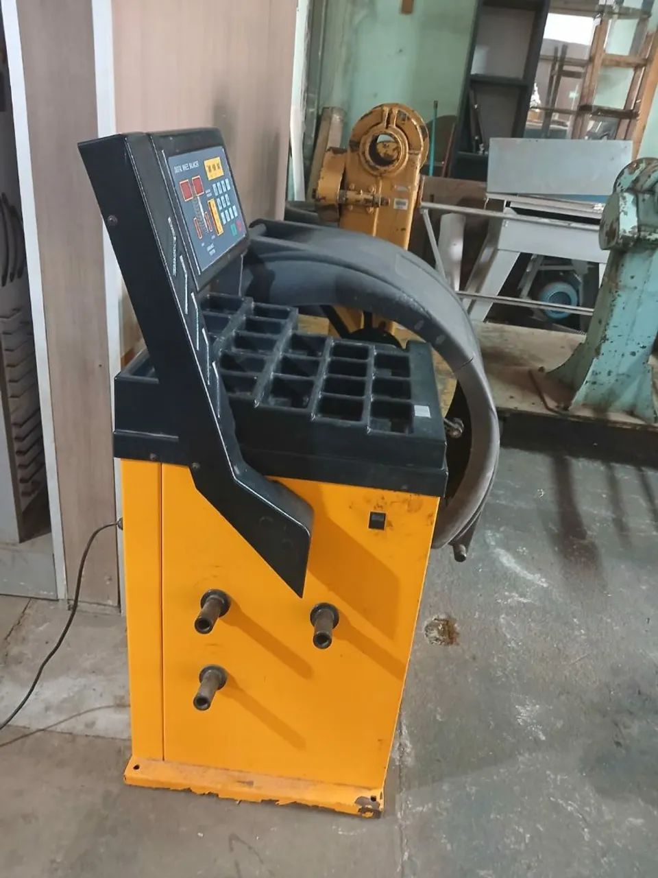 Balanceadora de pneus goldmaq - Foto 4