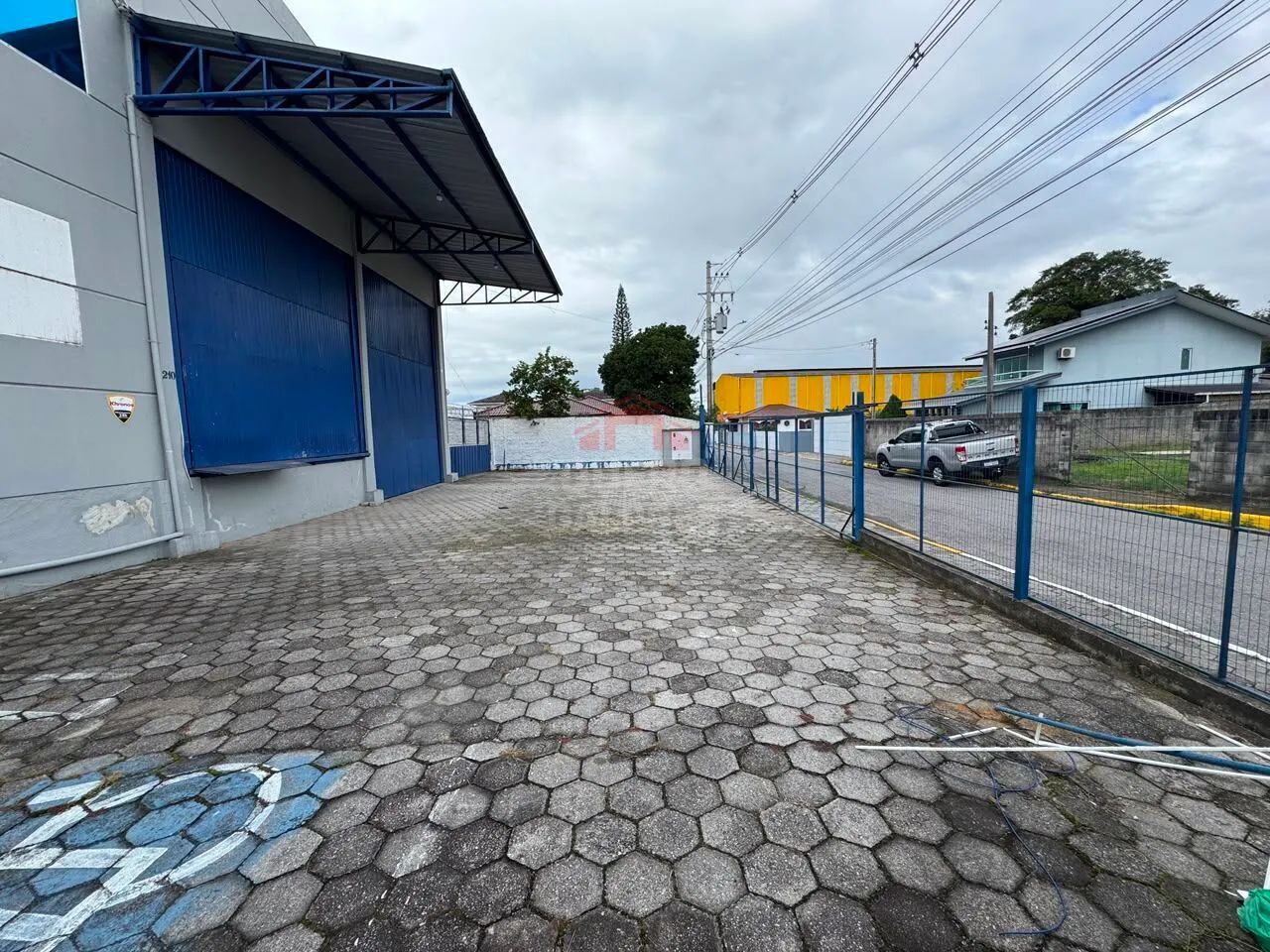 GALPÃO PARA LOCAÇÃO DE 1000m² EM BIGUAÇU - FÁCIL ACESSO A BR101 - Foto 3