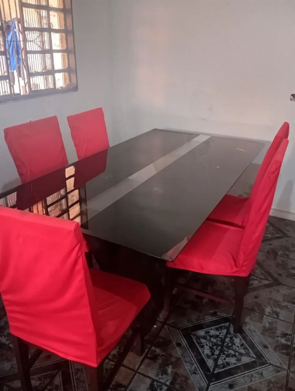 Vendo mesa com 6 cadeiras
