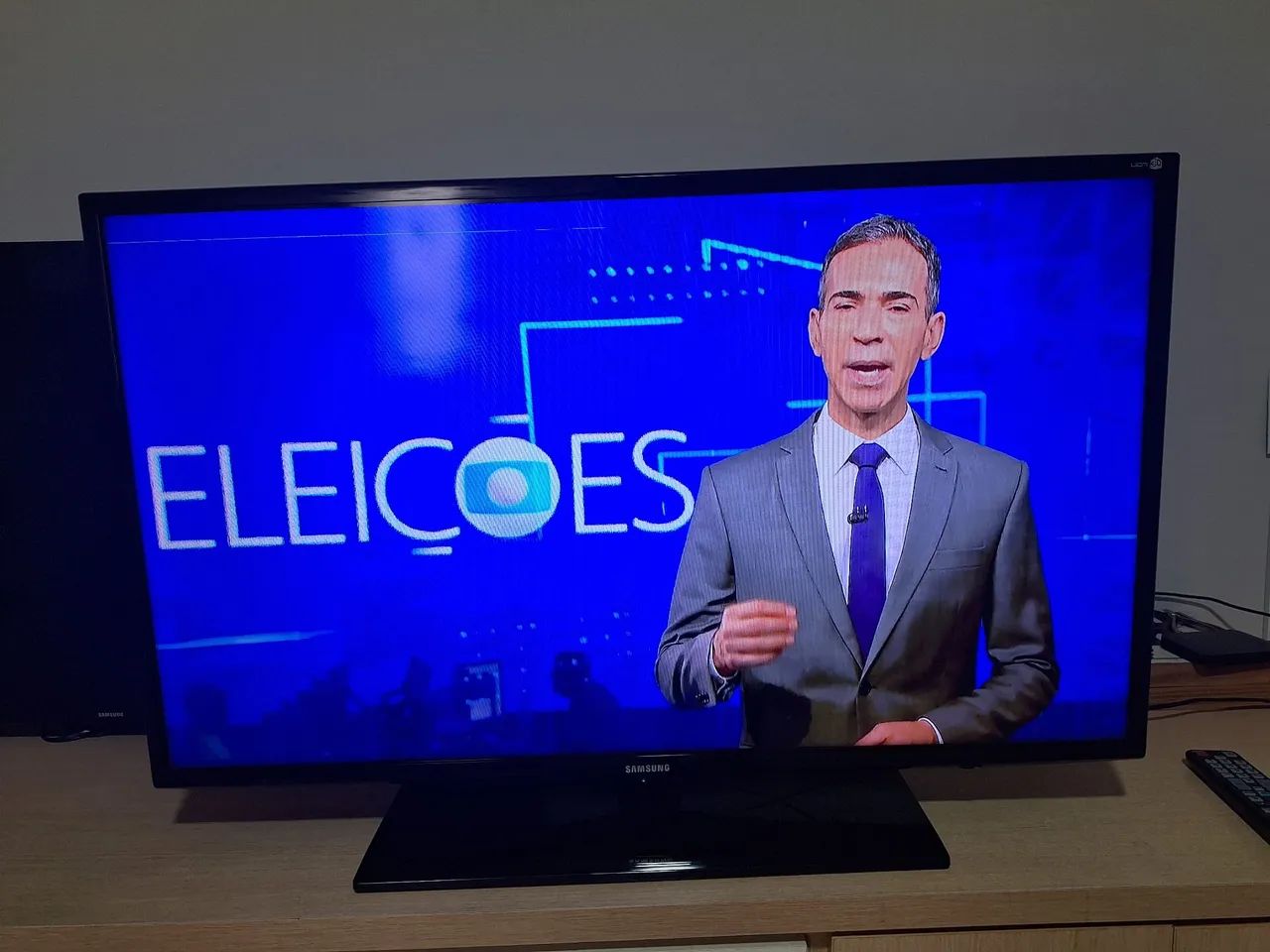 TV Samsung 40" 3D com defeito linha horizontal  - Foto 3