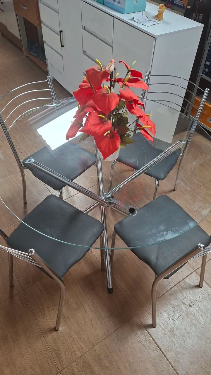 Mesa com 4 Cadeiras  - Foto 2