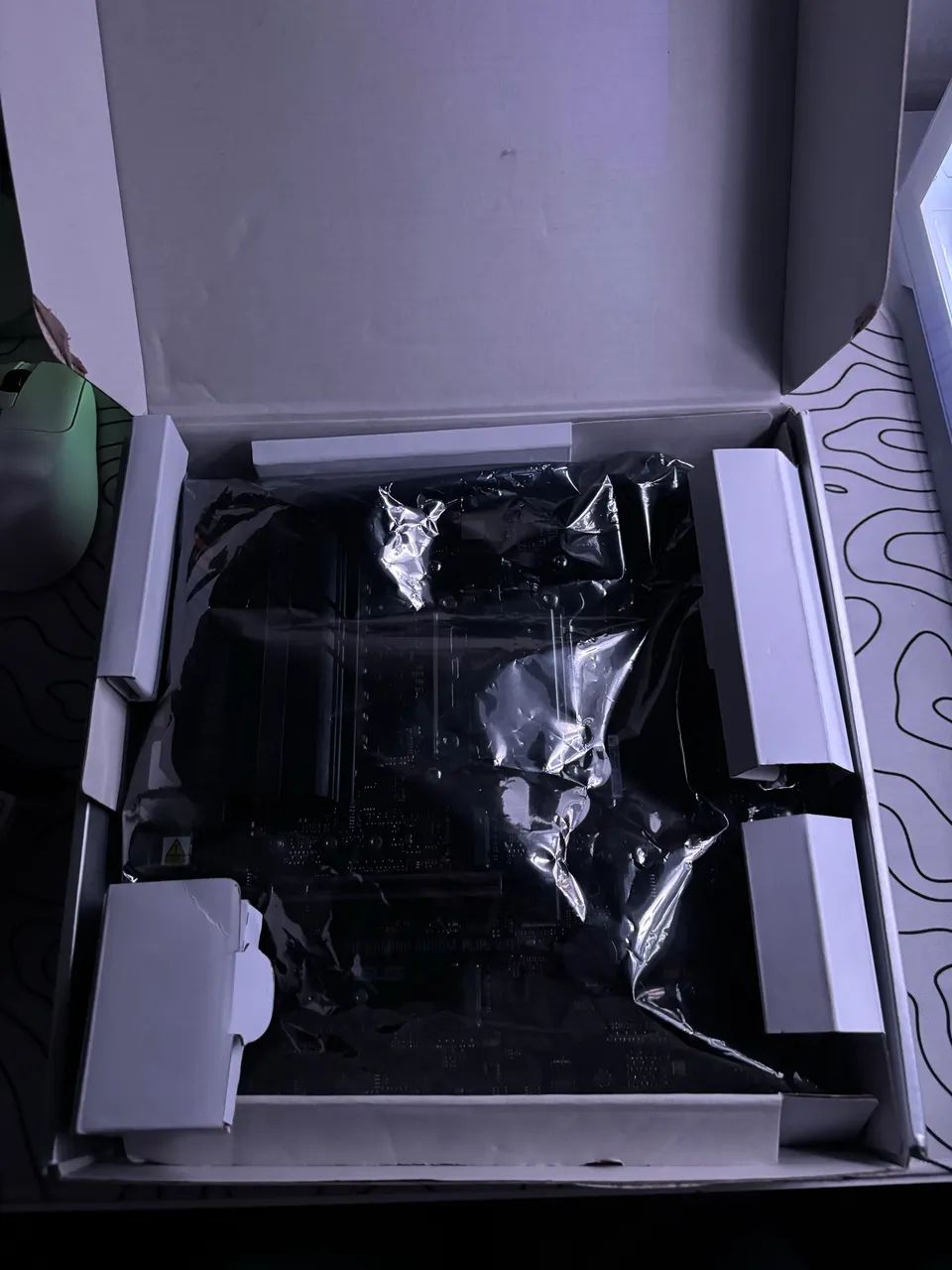 Placa mãe DDR5 TUF GAMING A620m-PLUS WIFI AM5 - Peças de Hardware
