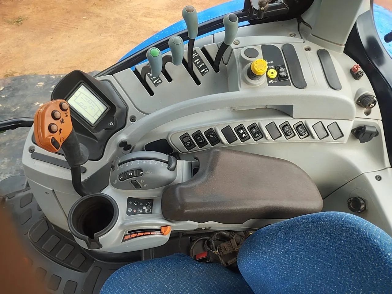 New Holland T7.205 - 2013 - Foto 6