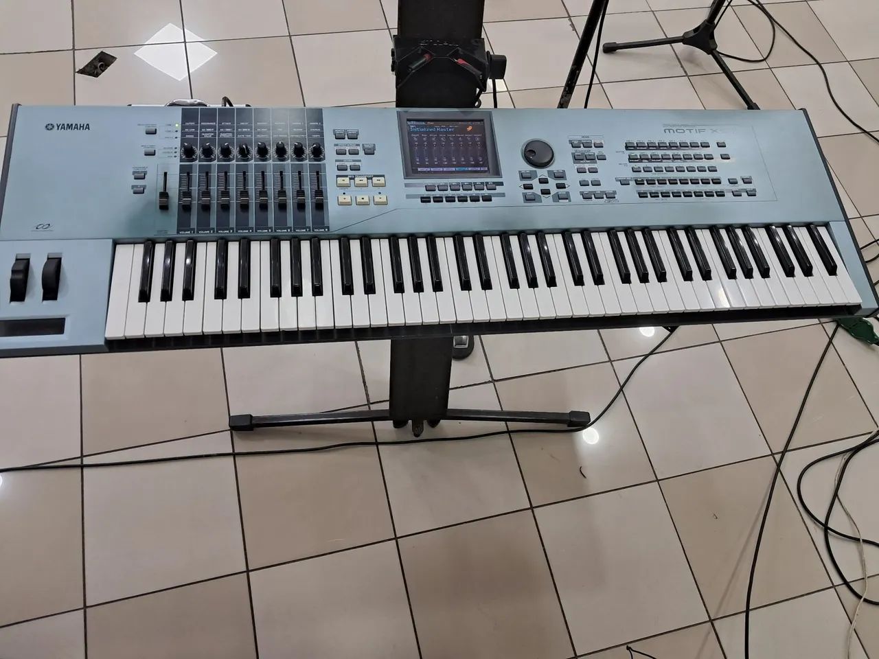 TECLADO YAMAHA MOTIF XS7 - Instrumentos musicais - Santa Terezinha