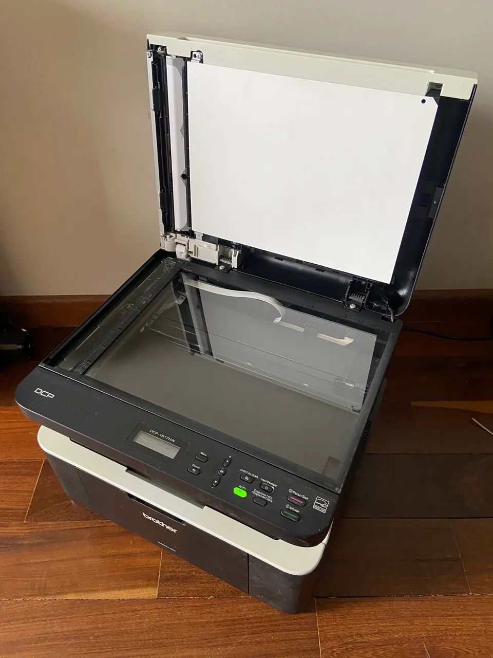 Impressora Multifuncional Brother DCP-1617NW - Foto 2